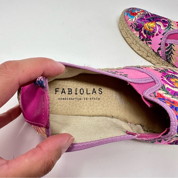 NWOT Fabiolas Handcrafted Pink Floral Silk Espadrilles - Picture 4 of 7